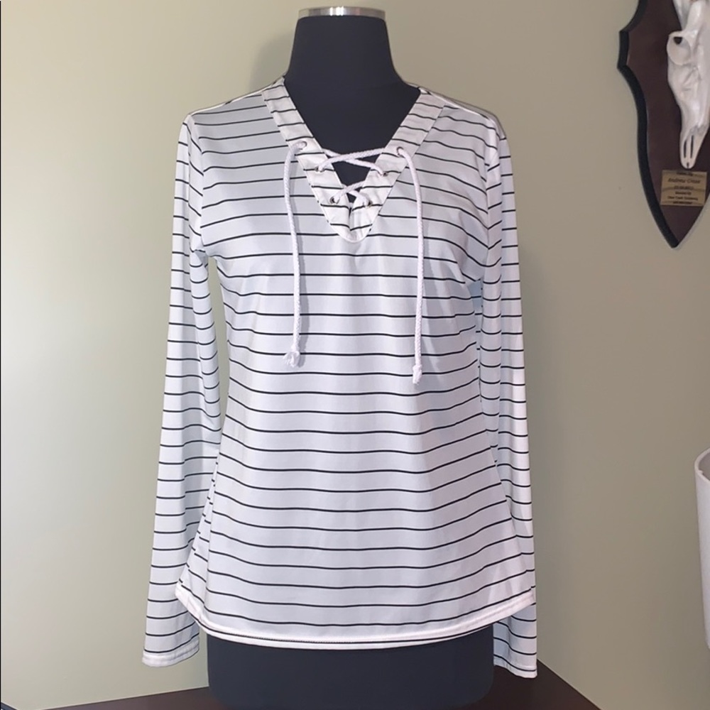 🤩 5/$25 Azbro women’s top